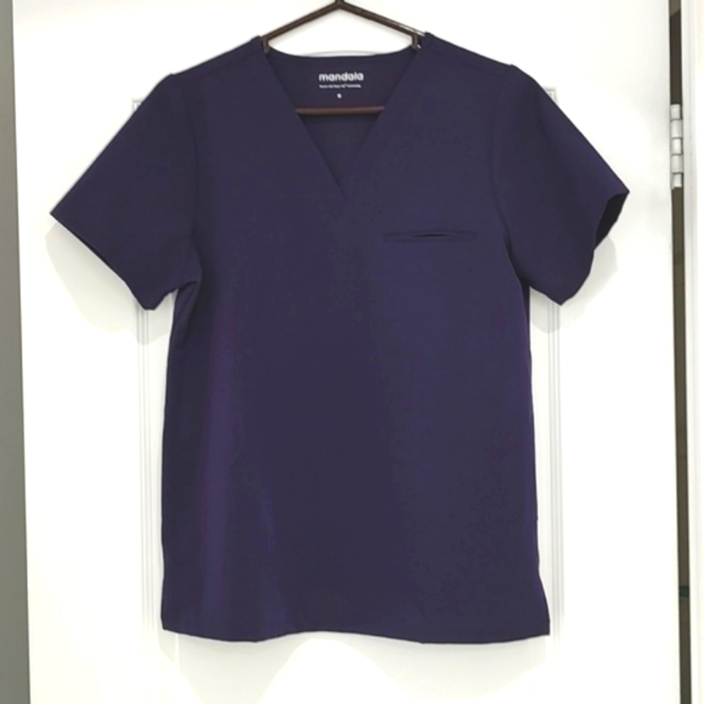 Like New Dark Royal Purple Scrub Top Liquid Repellant Anti Microbial Stretch M